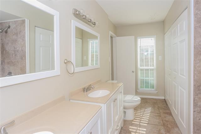 Building Photo - 702 Southridge Ct