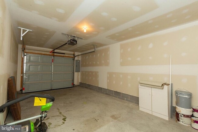 Building Photo - 228 Morlatt Ln