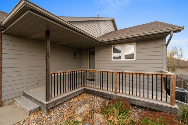 Building Photo - 1202 E 61st St