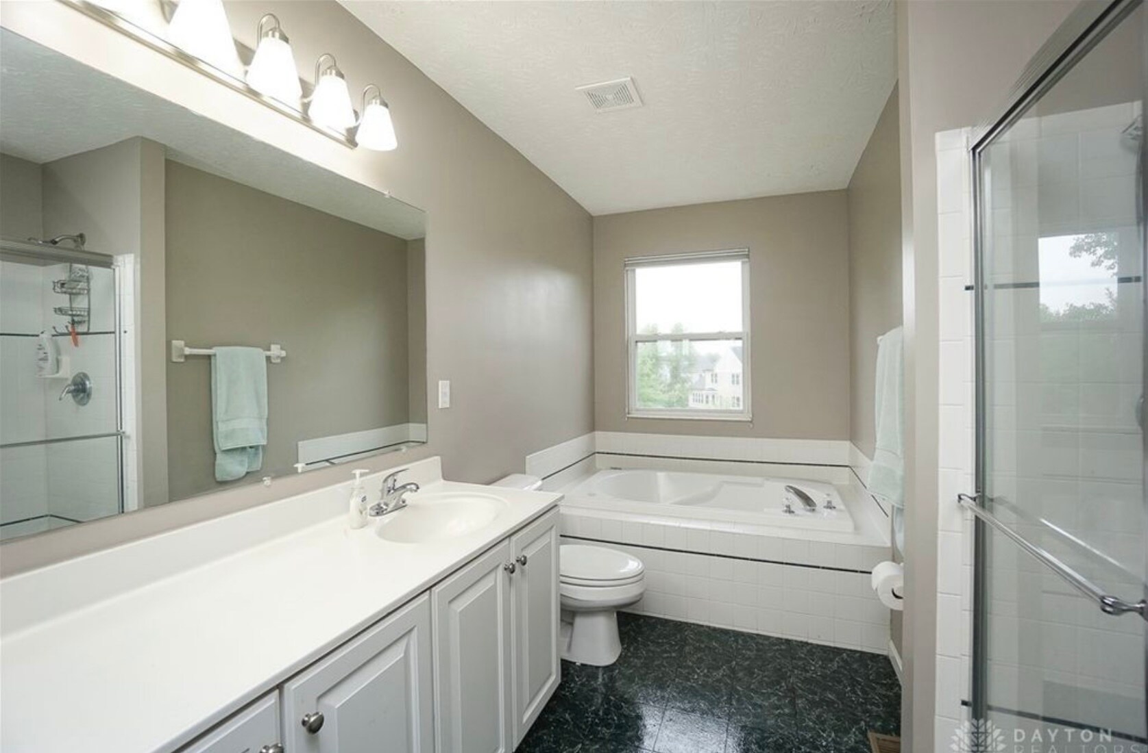 Building Photo - 5926 Deerfield Village Dr