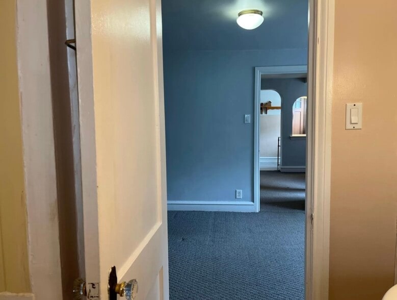 Building Photo - 3339 Vista St