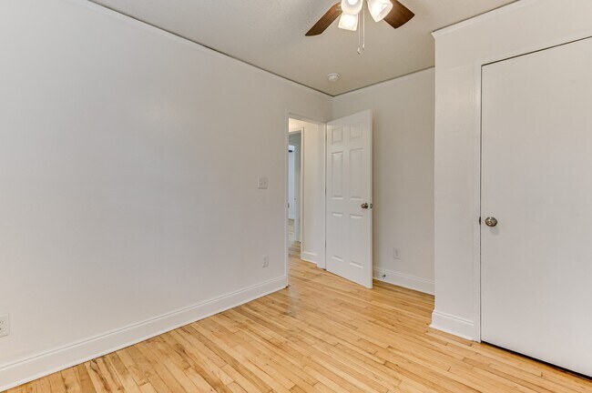 Building Photo - 2446 Young Dr
