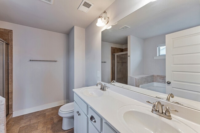 Building Photo - 6010 Stonewater Ct