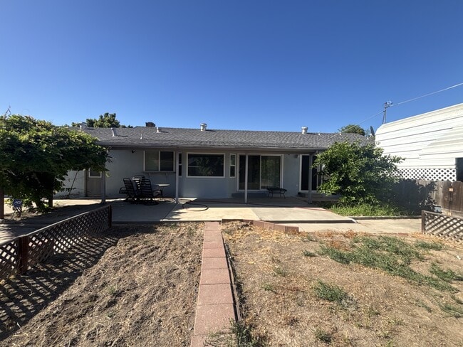Building Photo - 1816 Fallon Ln