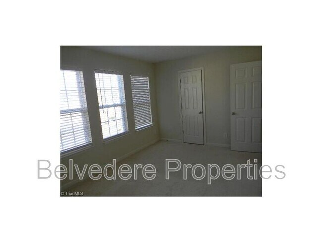 Building Photo - 39 Ackland Dr