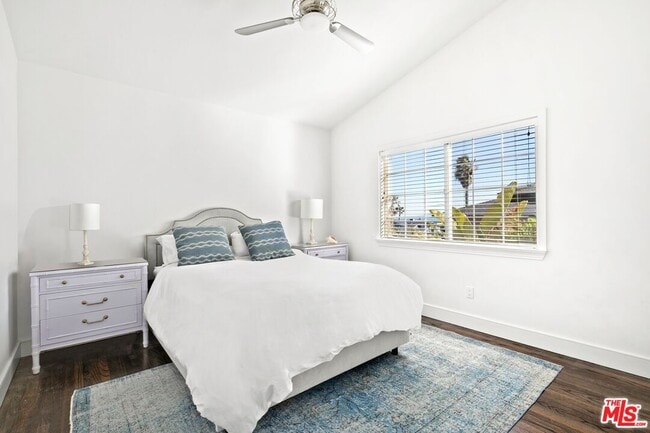 Building Photo - 843 Enchanted Way