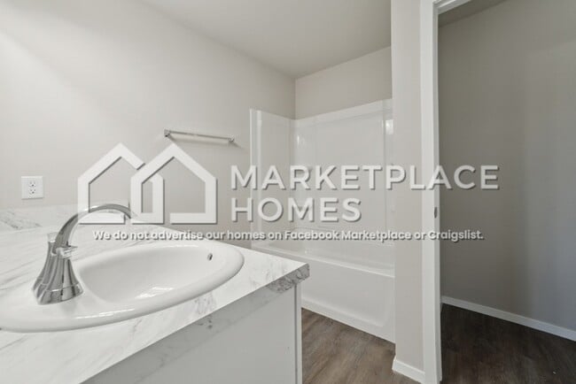 Building Photo - 14910 E 39th St S