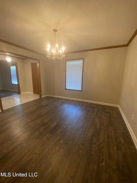 Building Photo - 144 Vaughn Ln