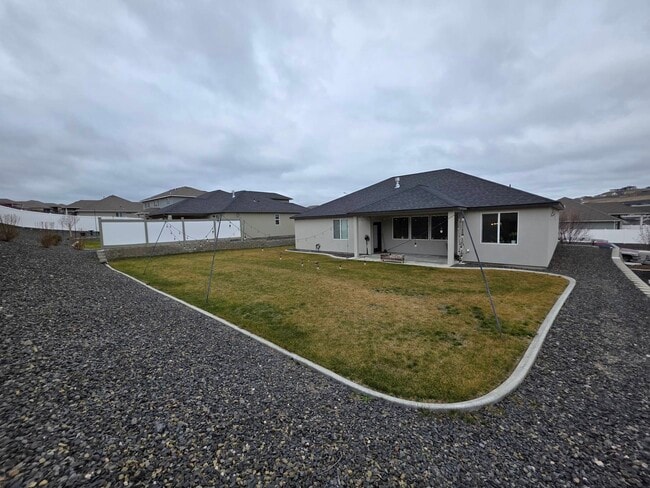 Building Photo - 7015 W 32nd Ave