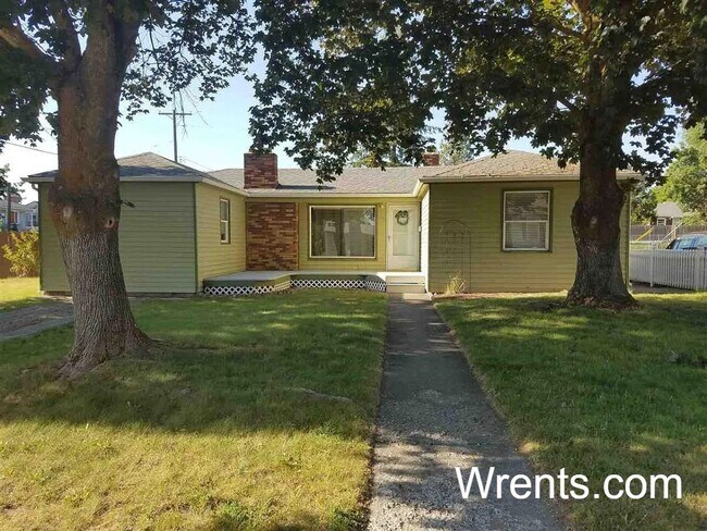 Building Photo - 3 Bedrooms | 1 Bathroom | Rancher with Large Detached Shop