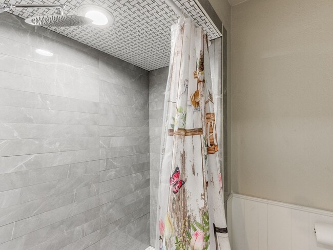 Building Photo - Mid-Term Rental in Glenbrook Addition, Nic...