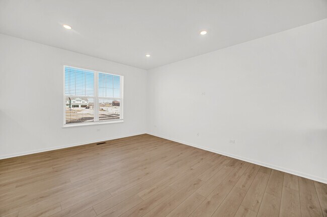 Building Photo - 25718 W Yorkshire Dr