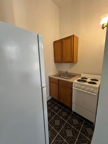 Building Photo - 911 N 9th St Rd