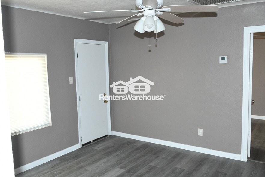 Building Photo - 210 N Casa Grande Ave