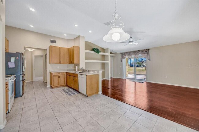 Building Photo - 5600 S Sparrow Hawk Ct