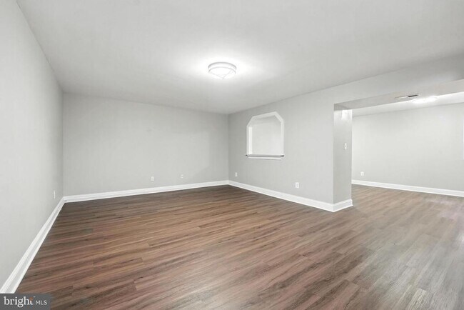 Building Photo - 11109 Ravine Dr
