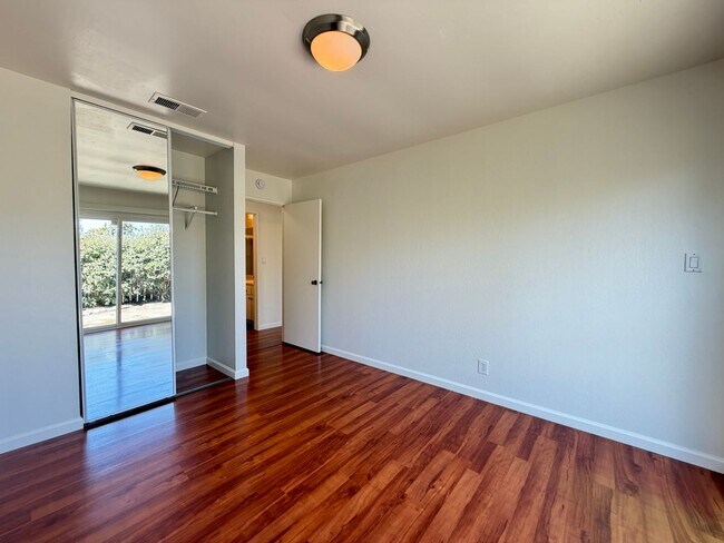 Building Photo - 3555 Magnolia Dr