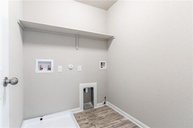 Building Photo - 2718 Bridekirk Dr