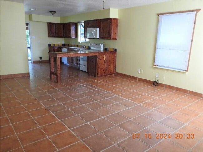 Building Photo - 34819 Lake Point