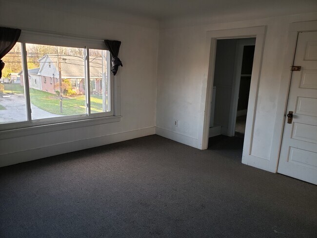 Building Photo - 215-B N Washington St