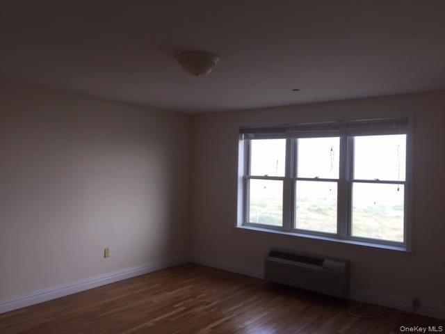 Building Photo - 125 E Broadway