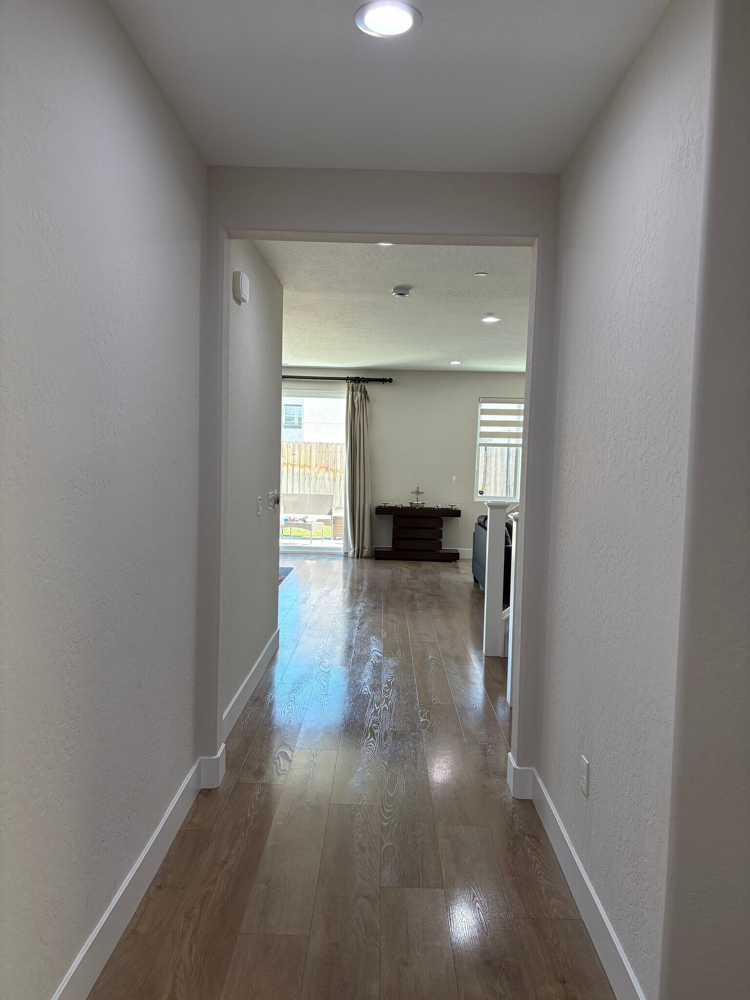 Building Photo - 2875 E Colina Dr