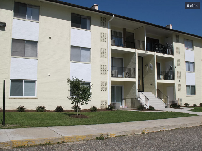 Primary Photo - 1007 Marcy Ave