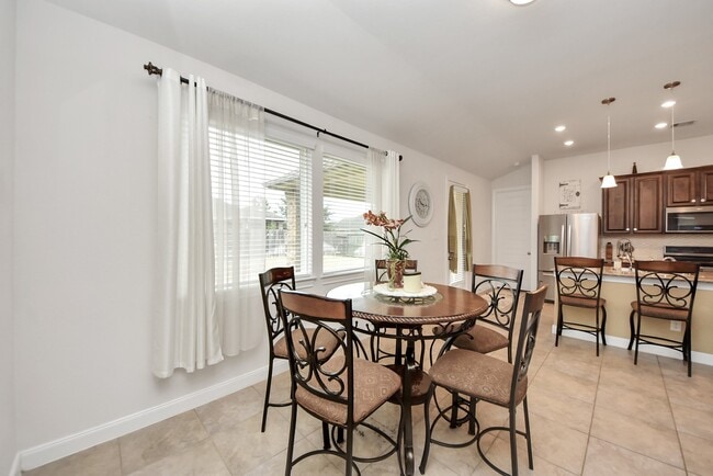 Building Photo - 8806 Chapada Highlands Dr