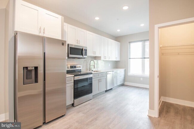 Building Photo - 1206 N 24th St