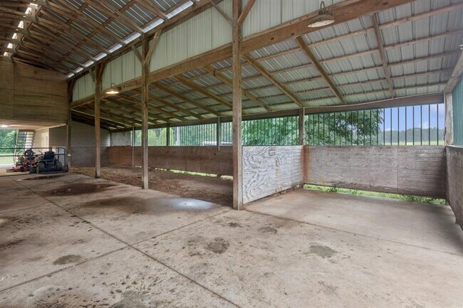 Building Photo - 35520 Timbertop Ln