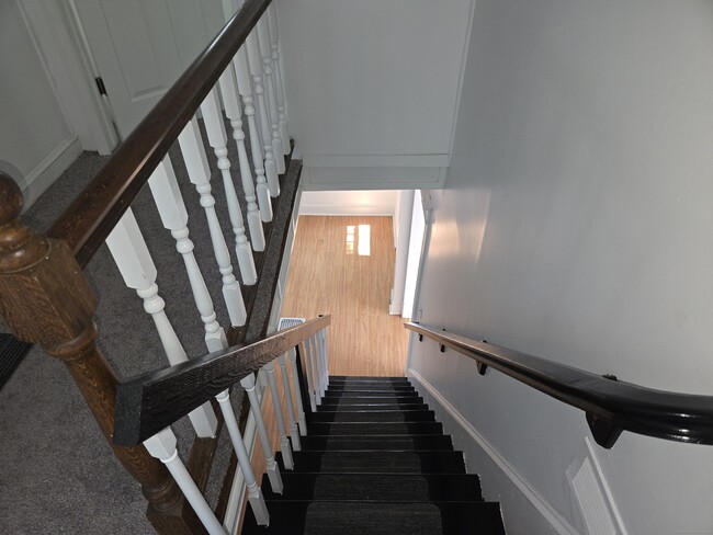 Building Photo - 12 Wood Ct