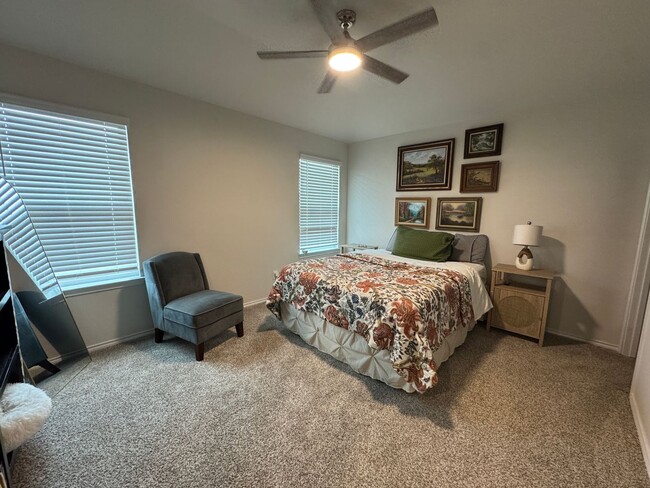 Building Photo - $300 OFF 1ST MONTH RENT IF YOU MOVE IN WIT...