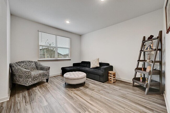 Building Photo - 7517 Peggie Nell Dr