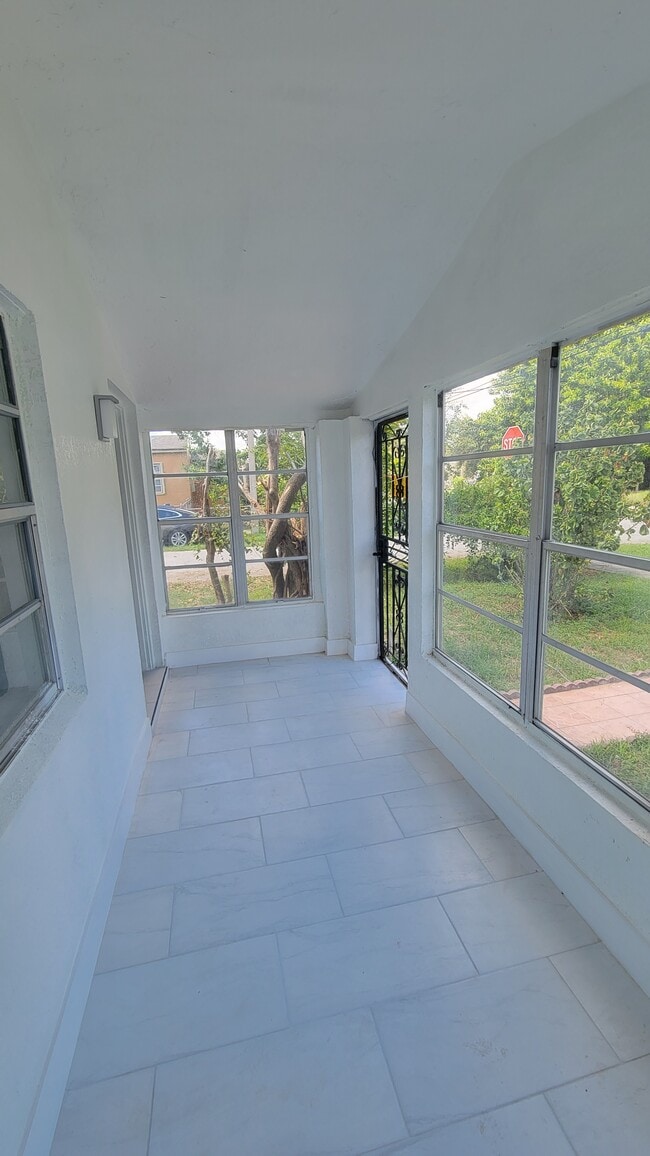 Building Photo - 1342 NW 43rd St