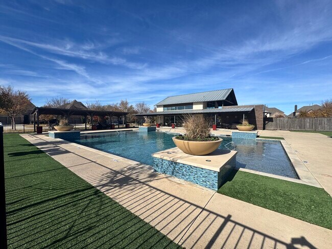 Building Photo - 15609 Canyon Ridge