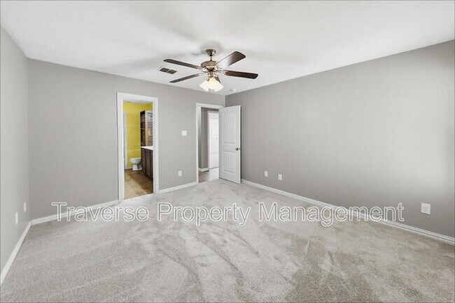 Building Photo - 733 River Hill Ln