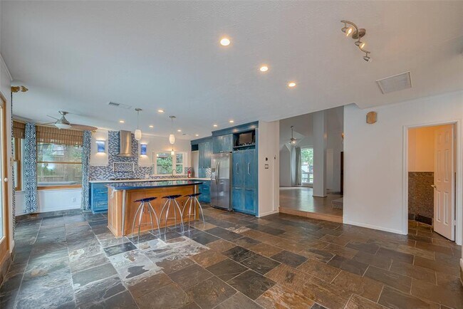 Building Photo - 3614 Spring Arbor Way