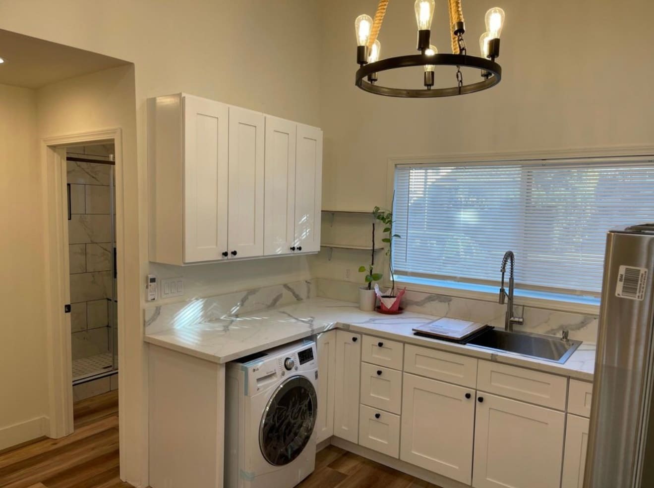 Building Photo - 13353 Killion St