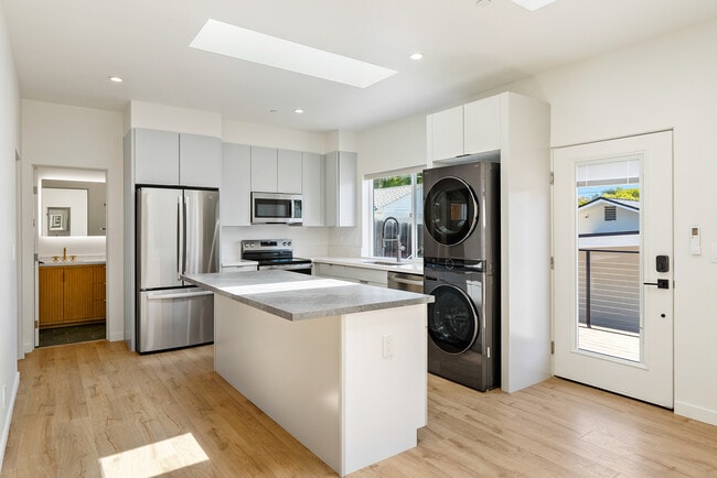 Building Photo - 325 Cerro Romauldo Ave