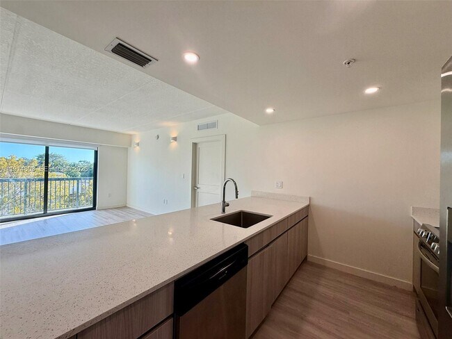 Building Photo - 2285 SW 27th St