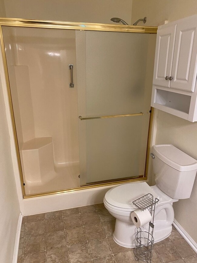 Building Photo - Spacious 3-Bedroom, 2.5-Bath Townhouse In ...