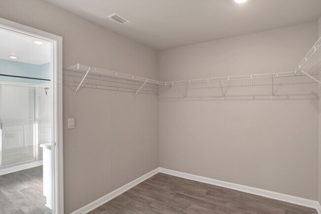 Building Photo - 2022 Built 4 Bed/2 Bath Smart-Home within ...
