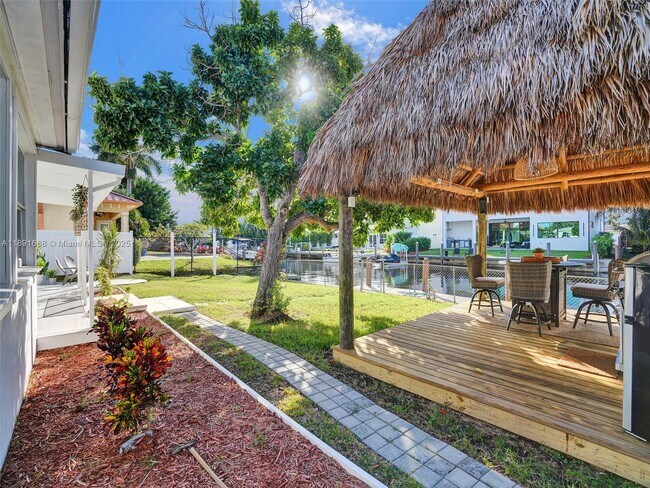 Building Photo - 1216 Guava Isle