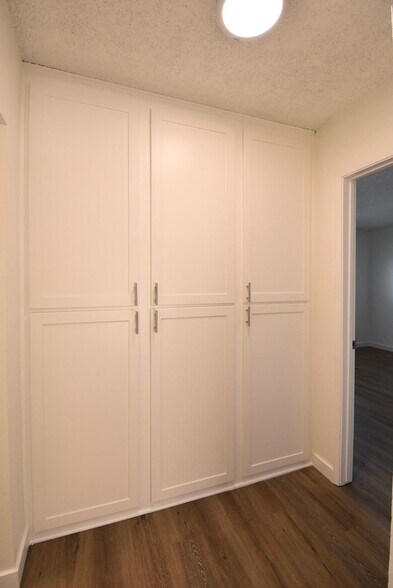 Building Photo - 6115 Whitsett Ave