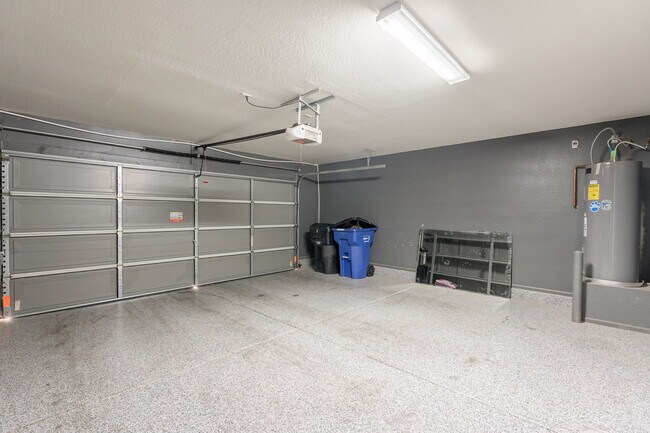 Building Photo - 1057 S Deerfield Ln