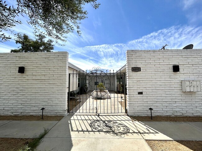 Building Photo - AVAILABLE NOW! NEWLY RENOVATED 1 Bedroom 1...