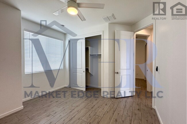 Building Photo - 3Bed/2Bath Home in Scottsdale w/ 2 Car Gar...