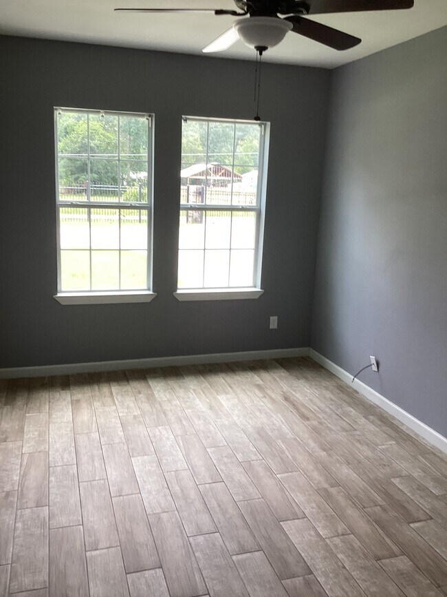 Building Photo - 27257 Diamond T