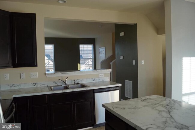 Building Photo - 3714 Oakley Ln