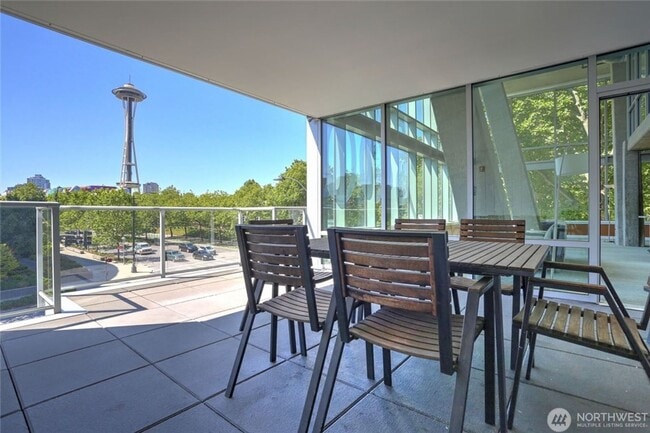 Building Photo - Unique 1 bed/1bath, 200 sqft patio, 2 parking spaces, high end finishes.